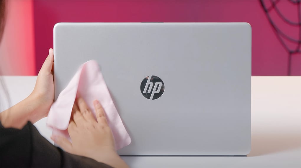 Laptop HP 15s fq5229TU i3 1215U (8U237PA) - Vệ sinh