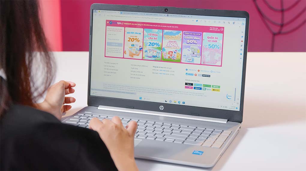 Laptop HP 15s fq5229TU i3 1215U (8U237PA) - Công việc 